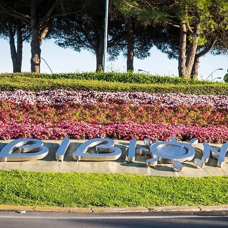 Apartment Three-bedroom With Garden, Parking And Ac Bibione